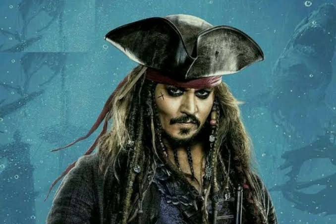 Johnny Depp negocia contrato milionário para retornar com ‘Piratas do Caribe’