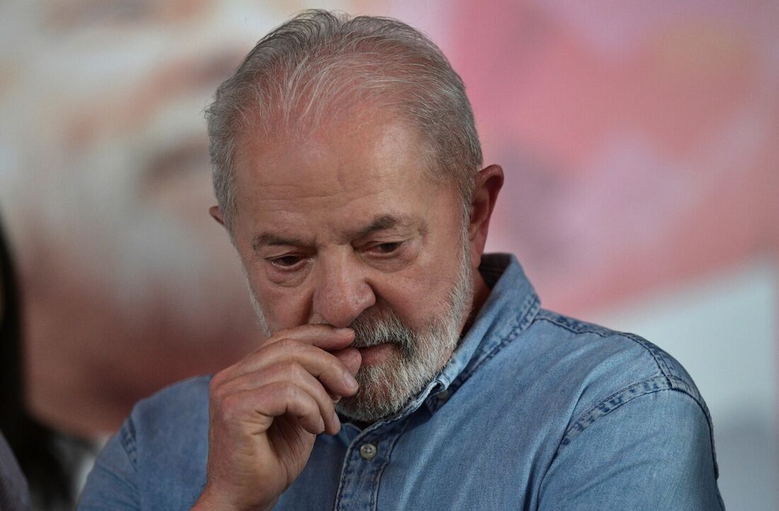 Lula deve anunciar, nesta sexta-feira (9), pelo menos cinco ministros do governo dele